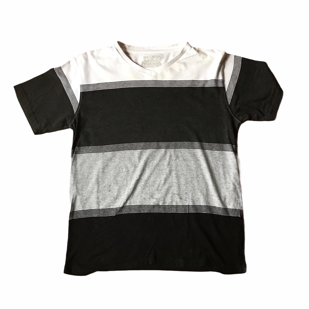 Straightfaded Short Sleeve Size XL Stripped